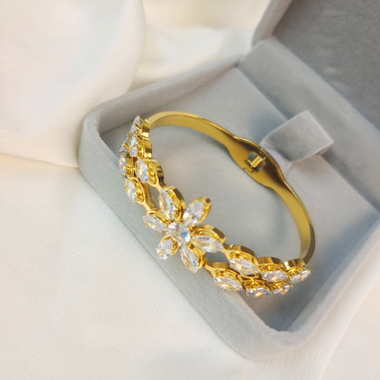 Zircon Flower Titanium Bracelet