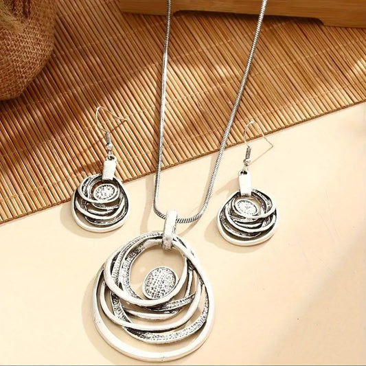 Hollow Retro Bohemian Necklace