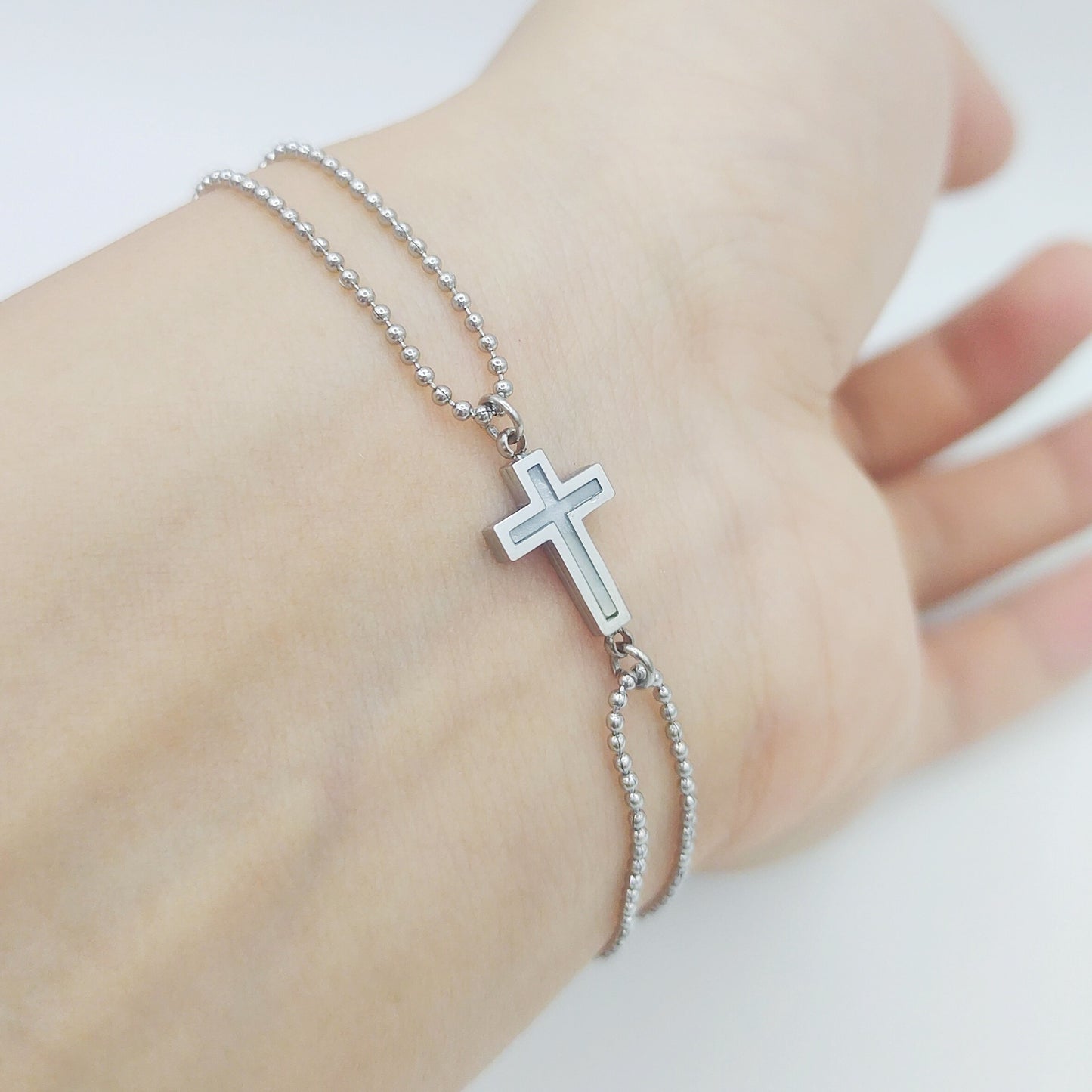 Elegant 18K Gold Bracelet