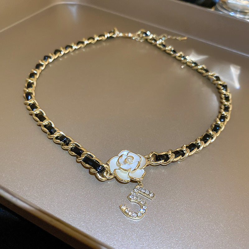 Retro Elegant Diamond Necklace