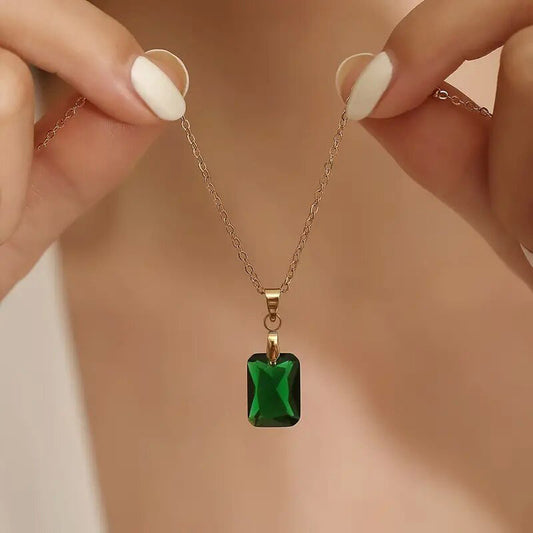 Retro Green Pendant Necklace