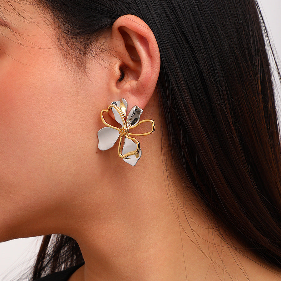 Vintage Gold Flower Earrings