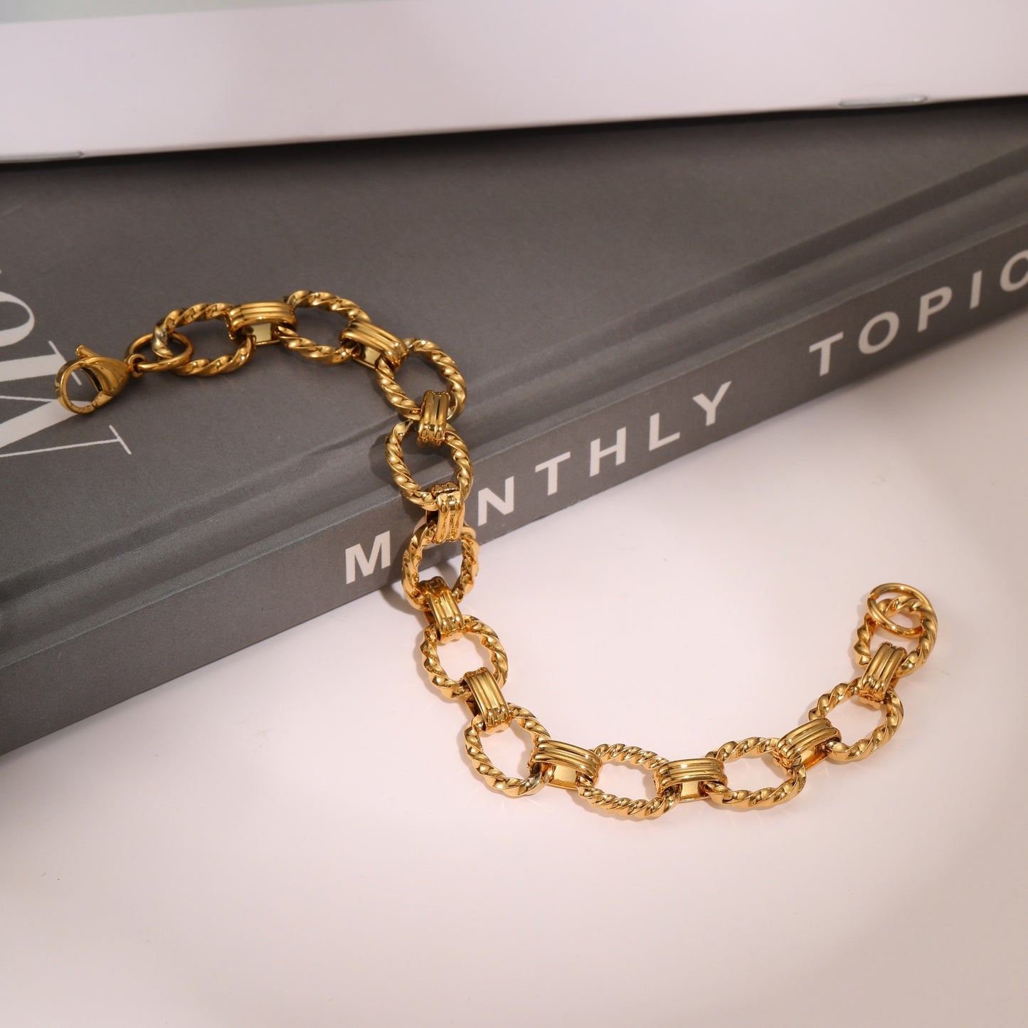 Metallic Twist Bracelet for Elegance