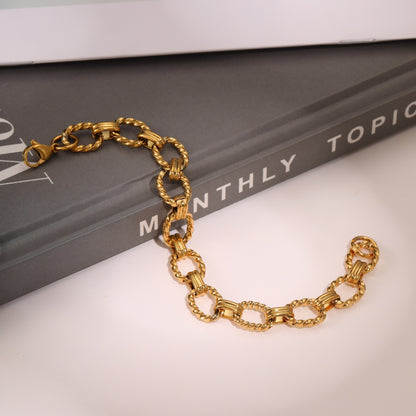 Metallic Twist Bracelet for Elegance