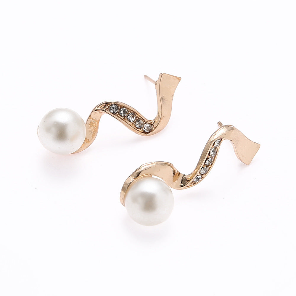 Elegant Pearl Diamond Set