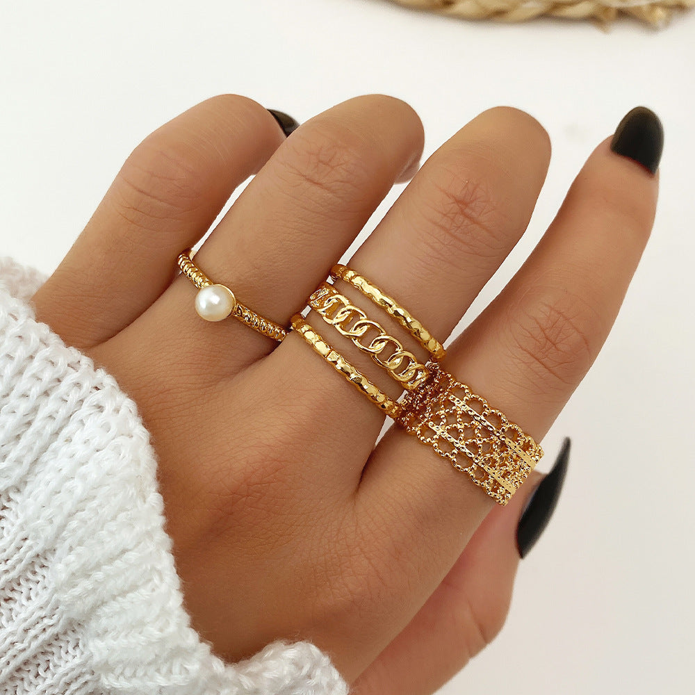 Light Luxury Twist Ring
