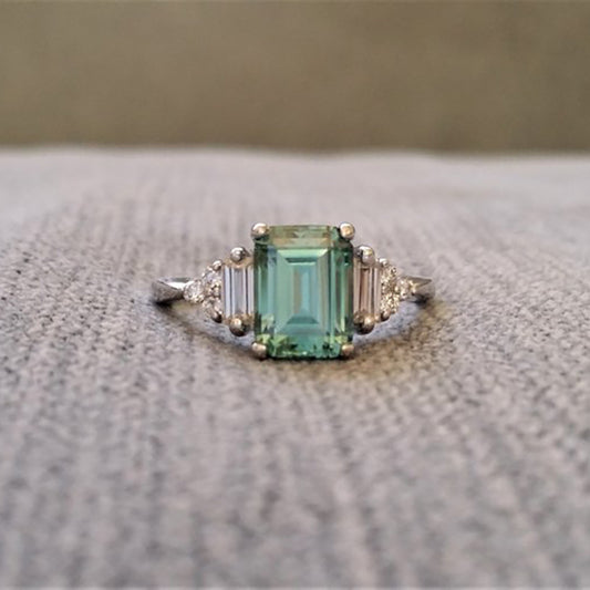 Exquisite Diamond Fashion Ring