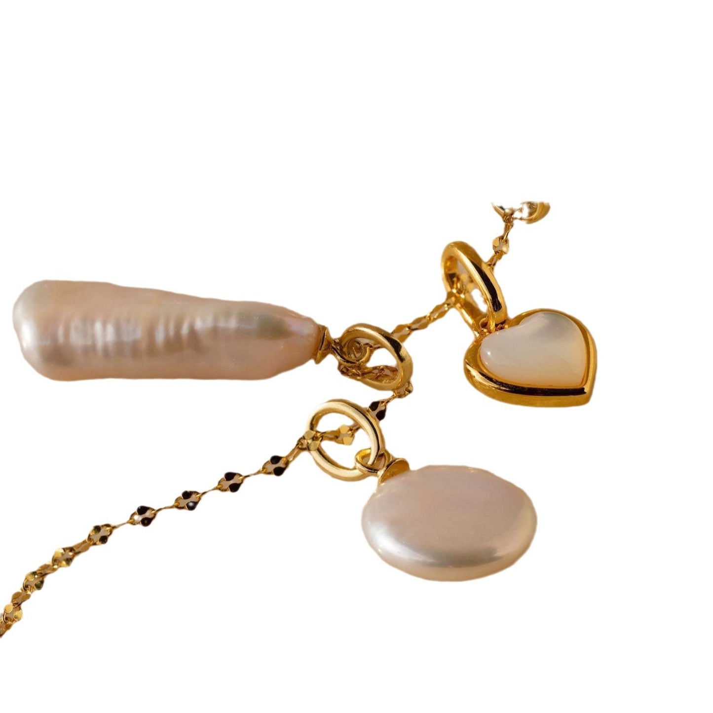 Elegant 18K Gold Necklace