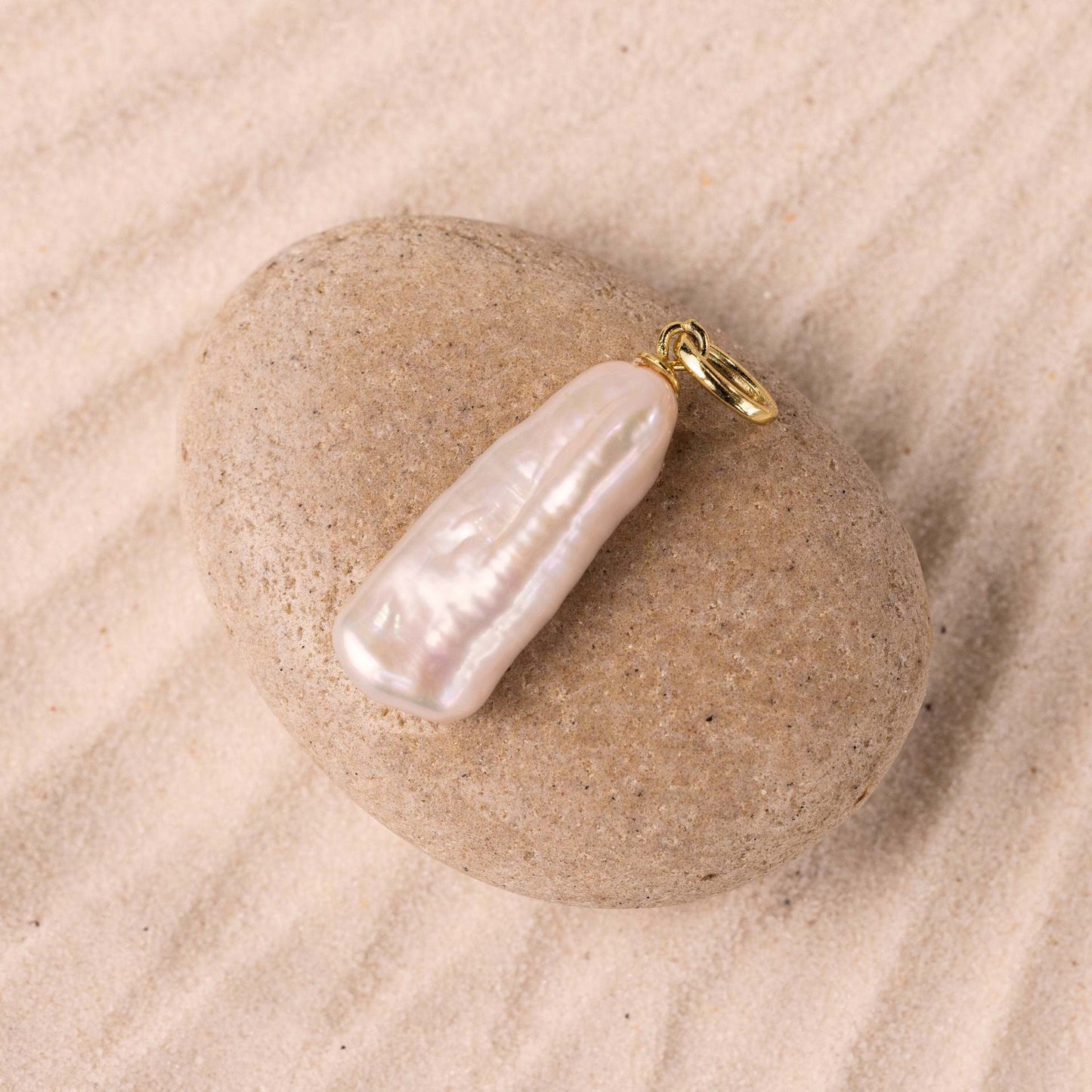 Elegant 18K Gold Necklace