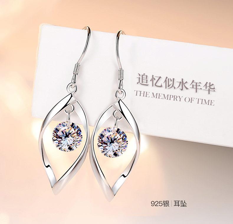 Elegant Leaf Eardrop Earrings